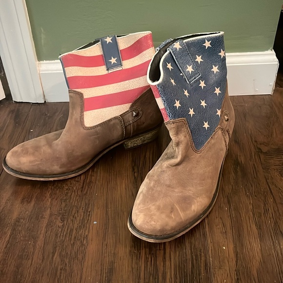 Cowboy Boots - Picture 1 of 4